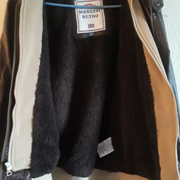 Sweater with hoodie - Picture 4 of 8